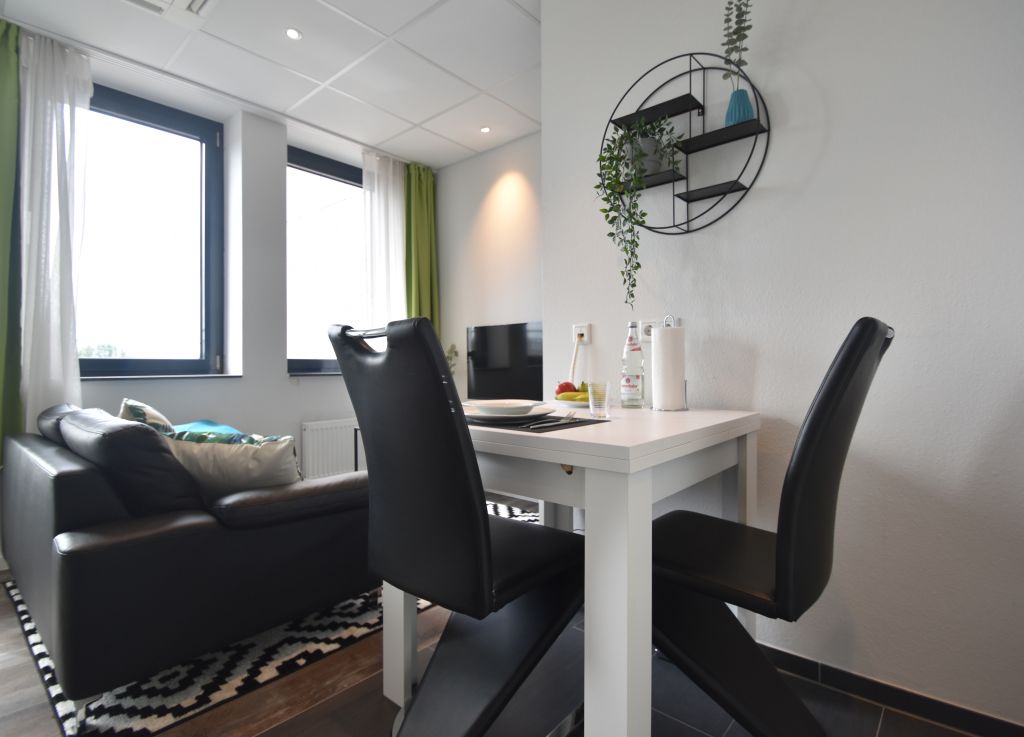 Rent 1 room apartment Frankfurt am Main | Entire place | Frankfurt am Main | Penthouse-Studio - all-in-one-fee | Hominext