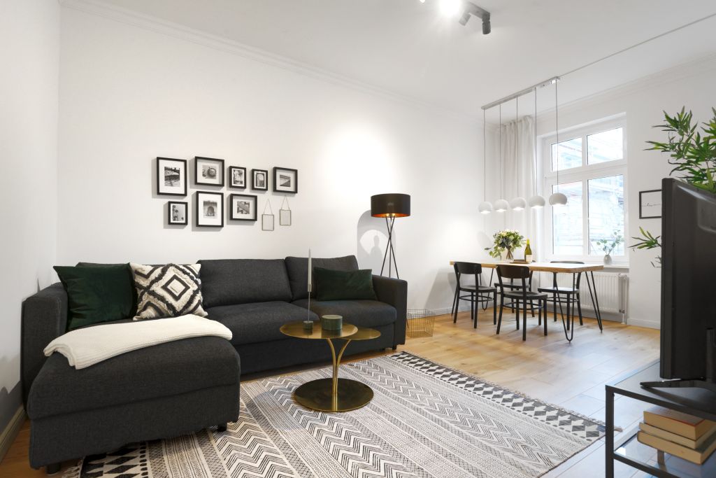 Rent 1 room apartment Berlin | Entire place | Berlin | Bestlage im Winskiez: Lichtdurchflutete Wohnung perfekt für Paare und Singles mit Blick auf den Alex | Hominext