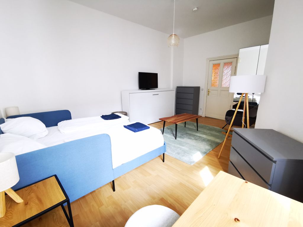 Rent 2 rooms apartment Berlin | Entire place | Berlin | Hausburg 2.OG li Balkon | Hominext