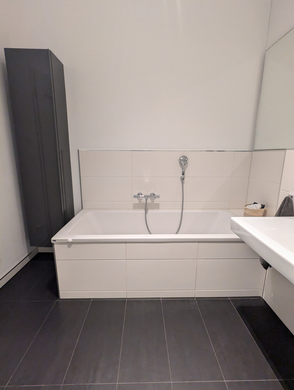 Rent 3 rooms apartment Berlin | Entire place | Berlin | Großzügige möblierte 4-Zimmer-Wohnung im trendigen Friedrichshain-Kreuzberg | Hominext