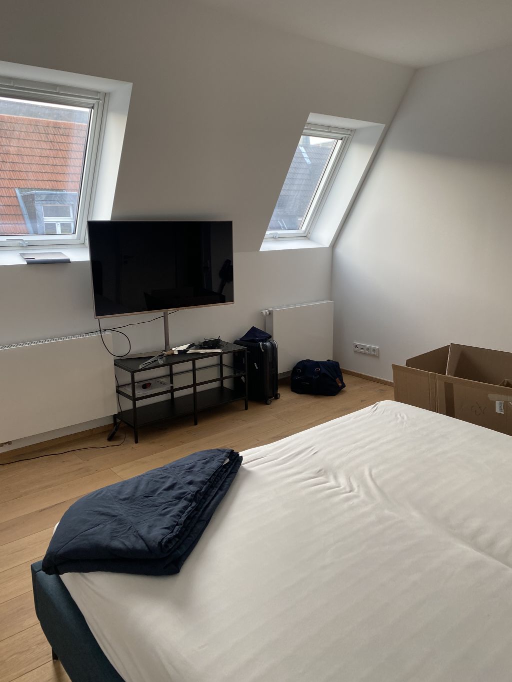 Miete 2 Zimmer Wohnung Köln | Ganze Wohnung | Köln | Luxus-Dachgeschoss Wohnnung mit tollem Balkon | Hominext