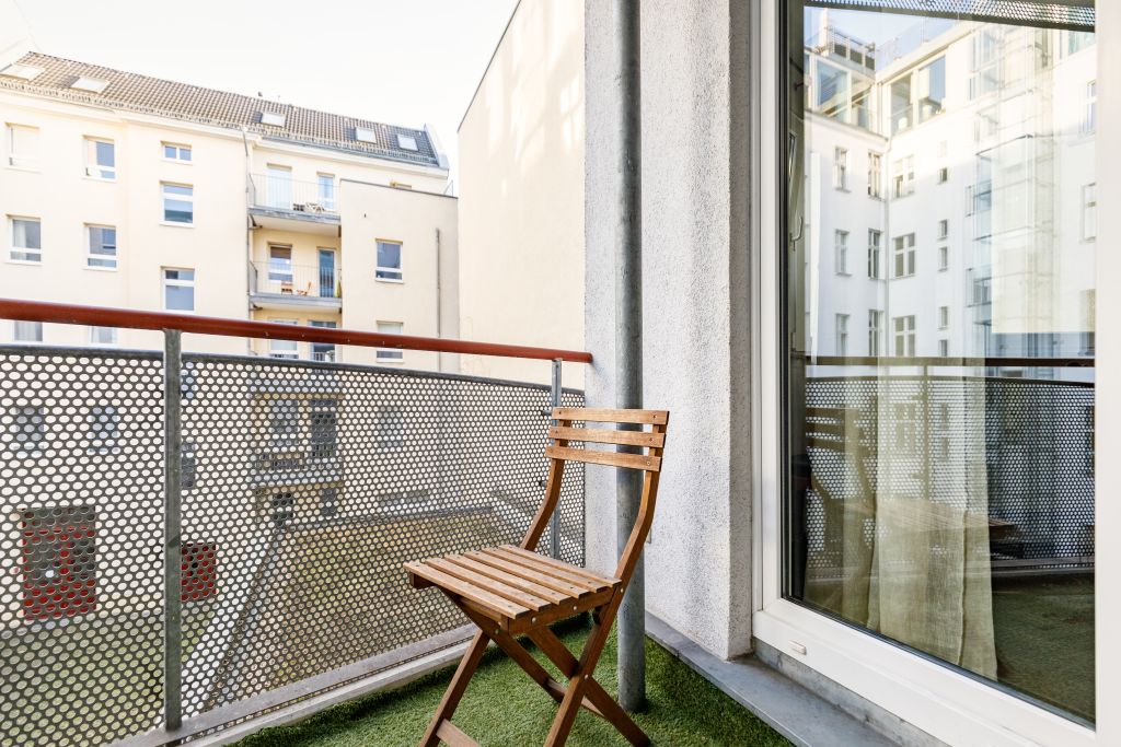 Rent 1 room apartment Berlin | Entire place | Berlin | Edgy Rustic-Chic Apartment in Berlin Mitte | Hominext