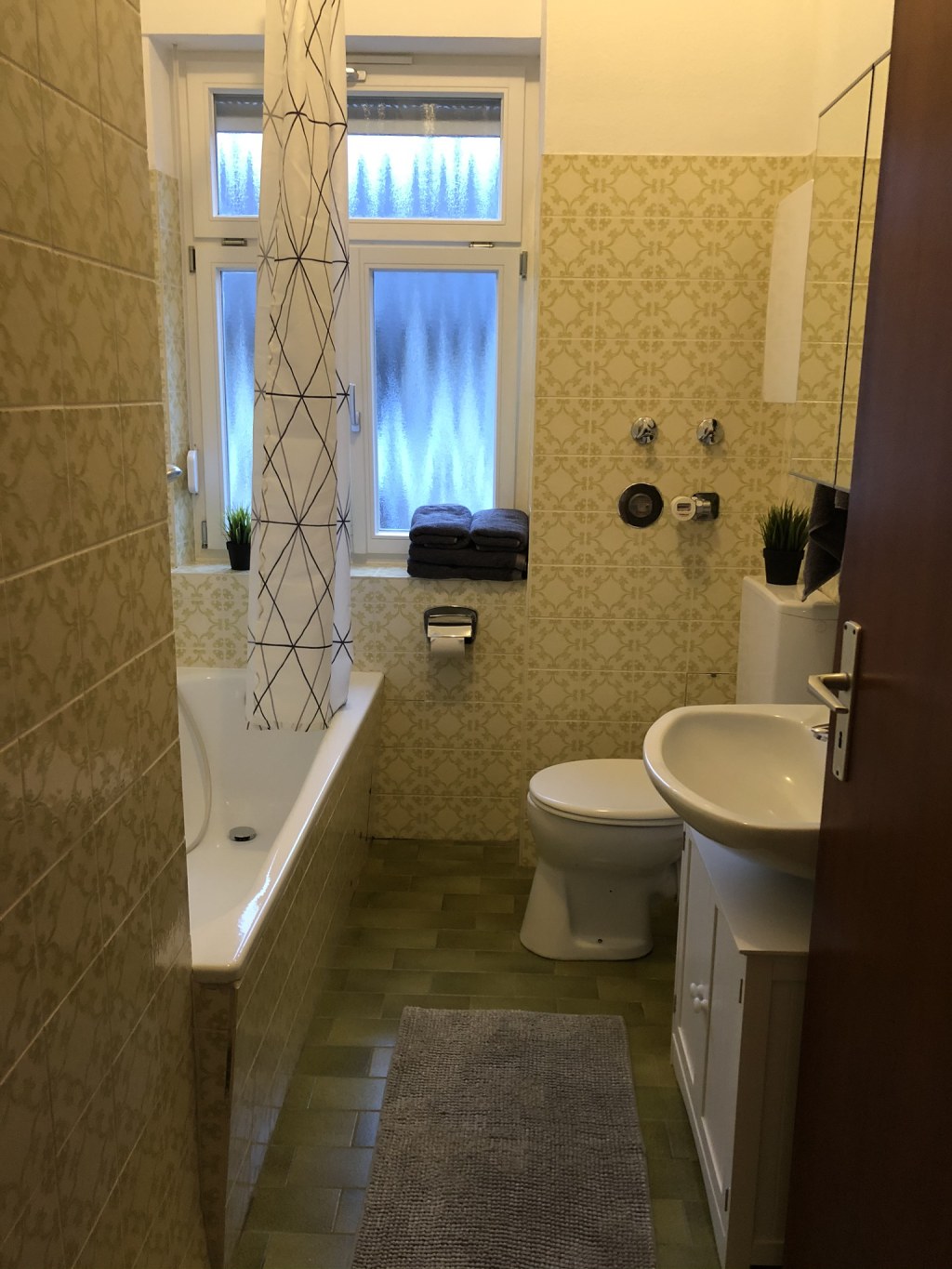 Rent 2 rooms apartment Baden-Baden | Entire place | Baden-Baden | Exklusiv: WG-Konzept mit 2 Schlafzimmer Wohnung im Herzen Baden-Baden | Hominext