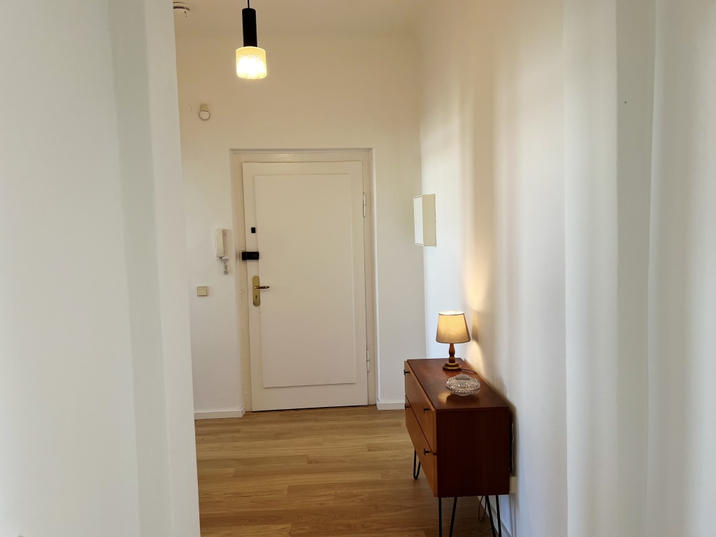 Rent 1 room apartment Berlin | Entire place | Berlin | Schöne Wohnung mit Balkon im Zentrum Berlins | Hominext