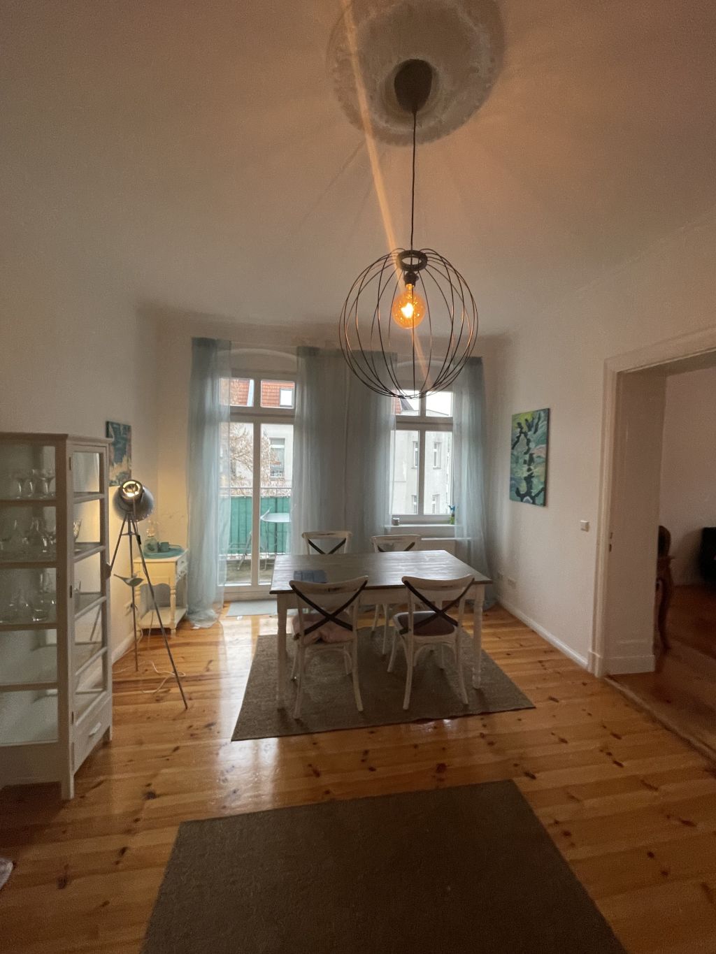 Rent 1 room apartment Berlin | Entire place | Berlin | Individuelle Altbauwohnung mit Kamin und wie Balkonen in zentraler Wohnlage | Hominext