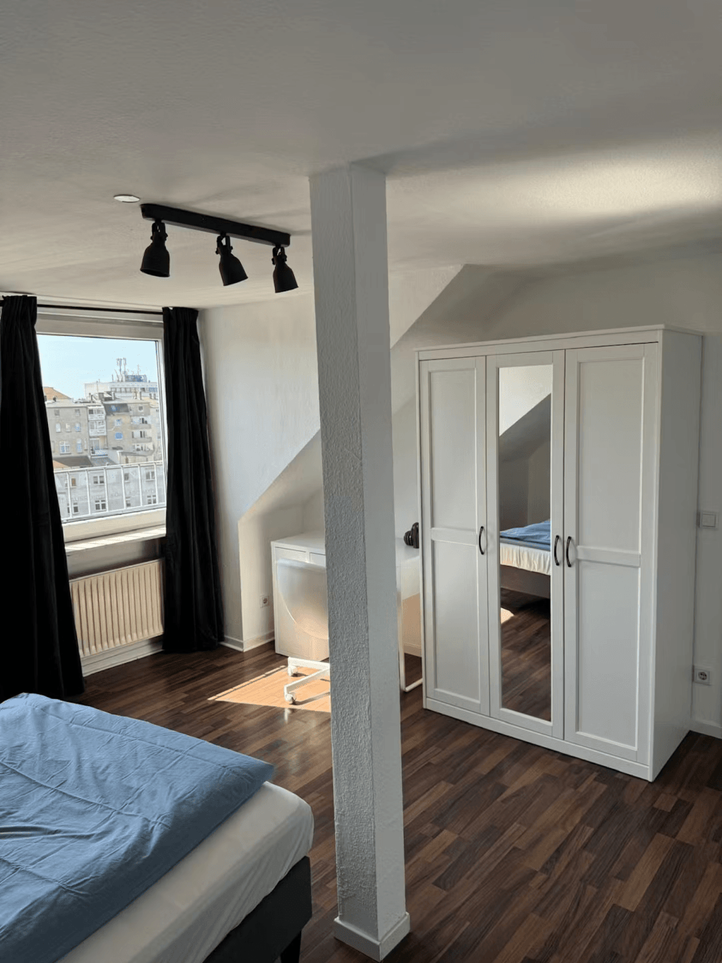 Rent 3 rooms apartment Düsseldorf | Entire place | Düsseldorf | Stylish 3-Bedroom Apartment in Central Düsseldorf | Hominext