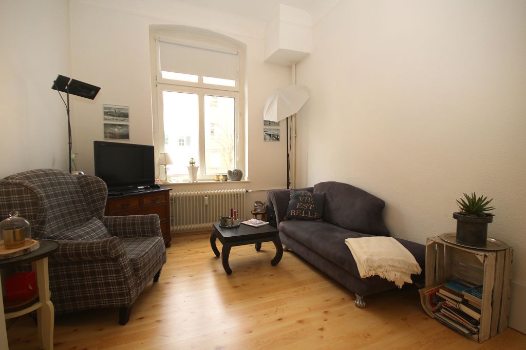 Miete 1 Zimmer Wohnung Düsseldorf | Ganze Wohnung | Düsseldorf | Altbau, Balkon, Wohnküche, sonnig, zentral, Fürstenplatz und Volksgarten fußläufig | Hominext