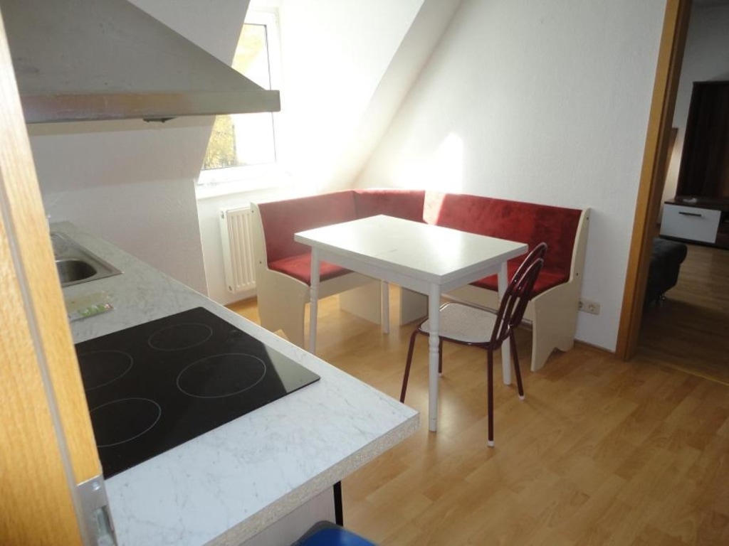 Rent 2 rooms apartment Böhlen | Entire place | Böhlen | schöne Wohnung,ruhige Lage | Hominext