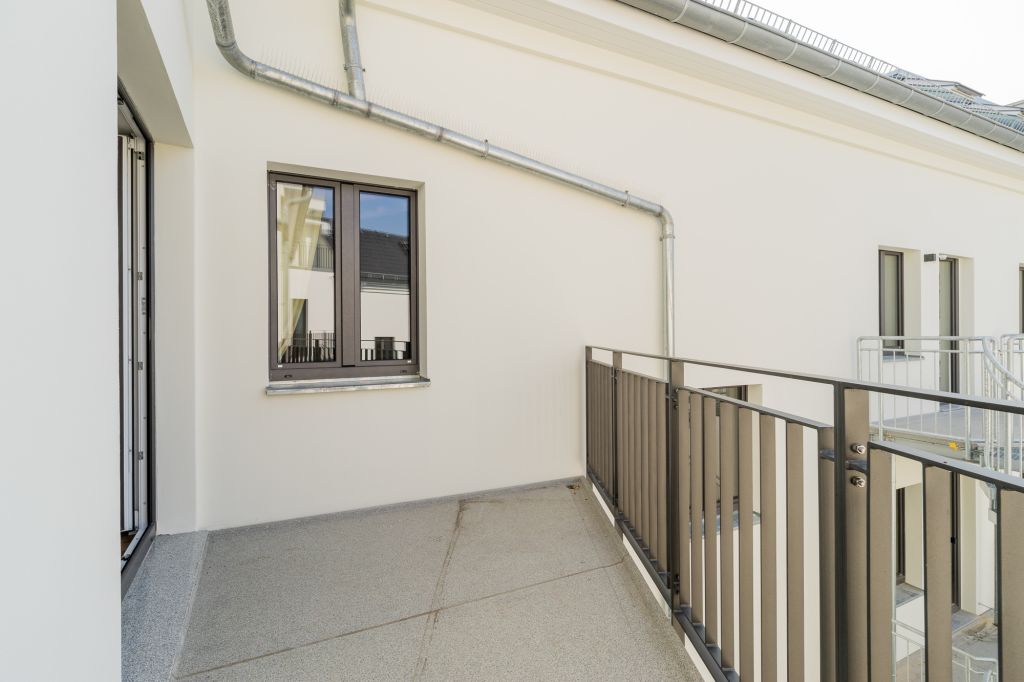 Rent 2 rooms apartment Berlin | Entire place | Berlin | Schöne helle 3-Zimmer Wohnung mit Balkon am Hermannplatz | Hominext