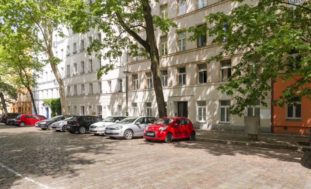 Miete 1 Zimmer Wohnung Berlin | Ganze Wohnung | Berlin | Frisch saniertes und vollständig neu möbliertes Apartment am Zionskirchplatz! | Hominext