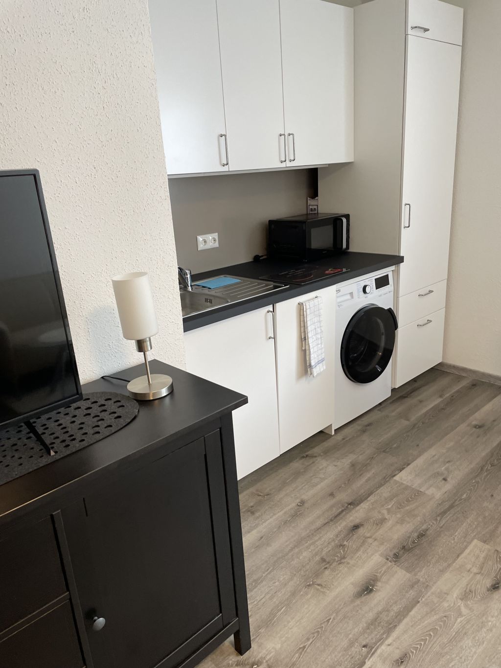 Miete 1 Zimmer Wohnung Köln | Ganze Wohnung | Köln | Ruhiges helles Apartment Nähe Deutzer Freiheit | Hominext