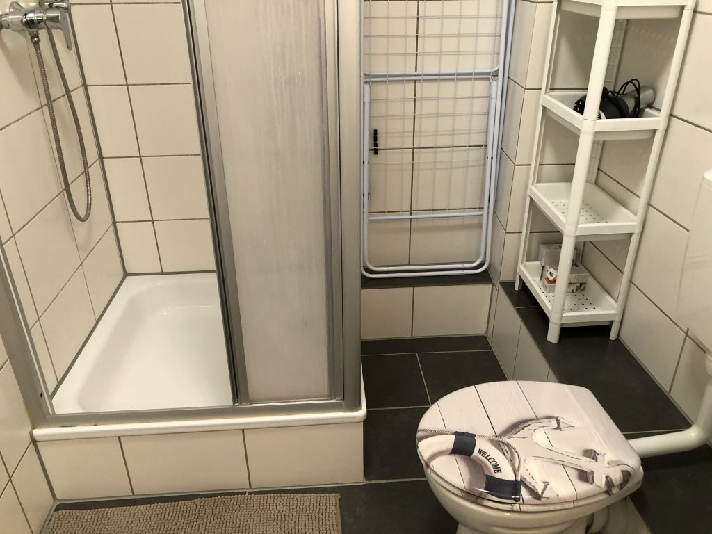 Rent 2 rooms apartment Köln | Entire place | Köln | Helle zentrale 3-Zimmer-Wohnung mit Balkon + Parkplatz | Hominext