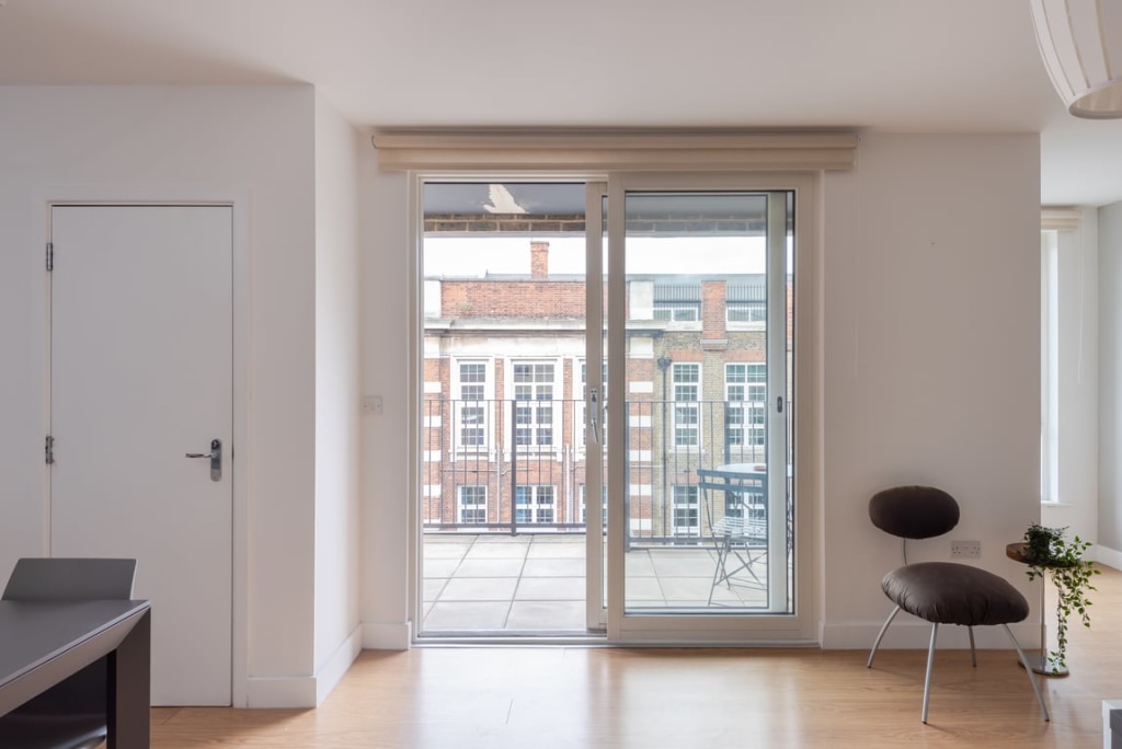 flat 401, 9 Knapp Road, London, UK