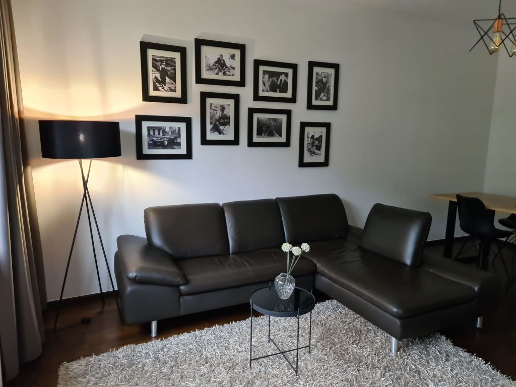 Rent 2 rooms apartment Düsseldorf | Entire place | Düsseldorf | Bright, spacious apartment in the heart of Düsseldorf | Hominext