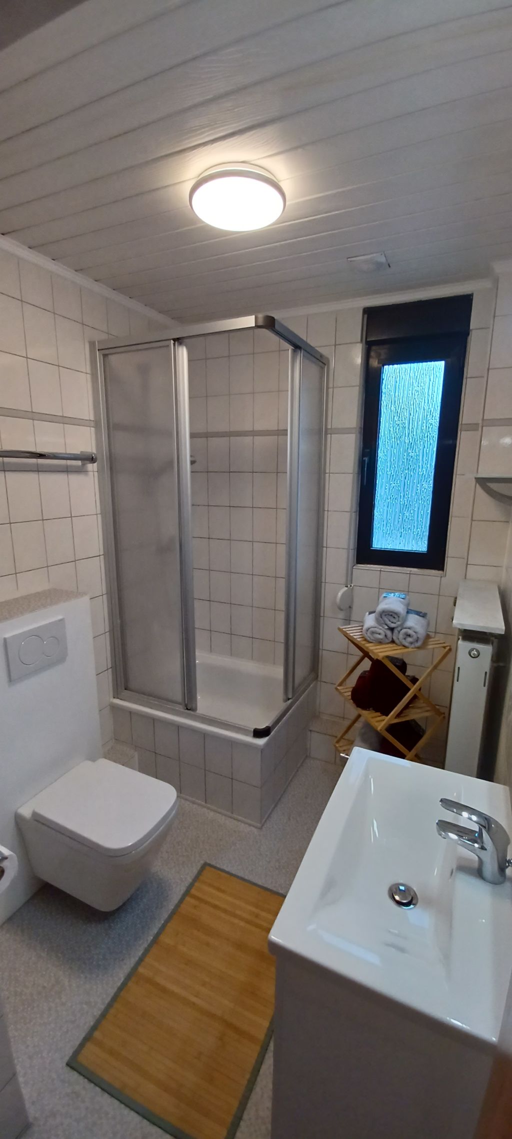 Rent 1 room apartment Leverkusen | Entire place | Leverkusen | CHIC - Top-Küche, großzügige Wohnung in  Ruhiglage | Hominext