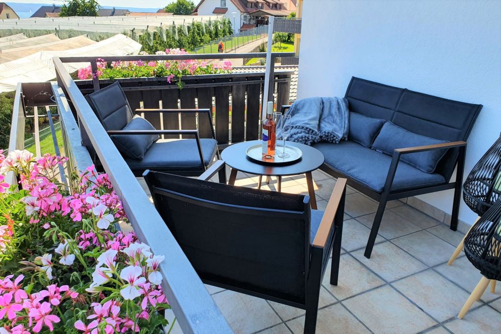 Rent 1 room apartment Meersburg | Entire place | Meersburg | Voll eingerichtete 2-Zimmer-Whg mit Balkon und viel Charme in Meersburg | Hominext