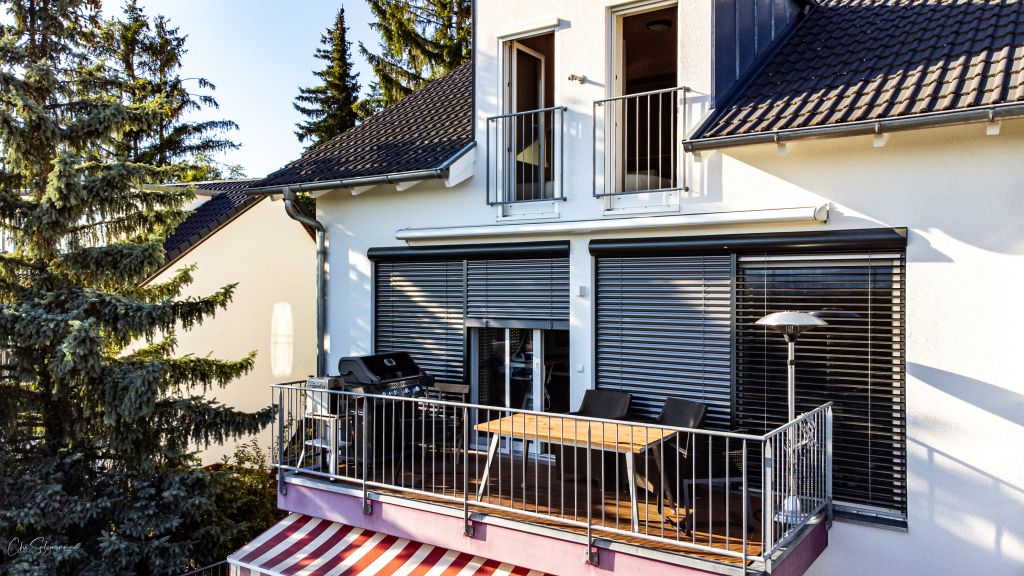 Miete 2 Zimmer Wohnung Weil am Rhein | Ganze Wohnung | Weil am Rhein | Luxuriöses Haus mit privatem Pool und atemberaubender Aussicht | Hominext