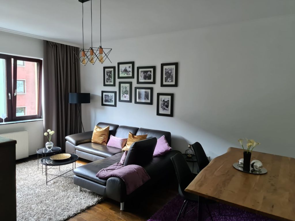 Miete 2 Zimmer Wohnung Düsseldorf | Ganze Wohnung | Düsseldorf | Bright, spacious apartment in the heart of Düsseldorf | Hominext