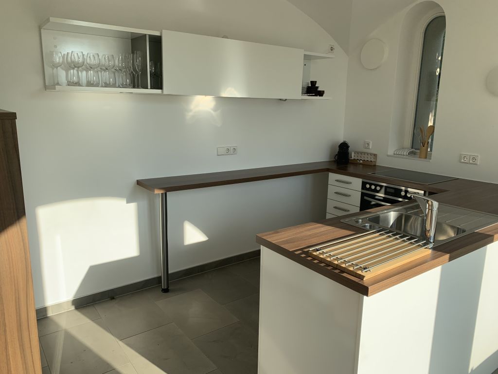 Rent 1 room apartment Stuttgart | Entire place | Stuttgart | 2-Zimmer-Apartment mit wundervoller Aussicht und direkter Anbindung an die U5/U6/U7 | Hominext