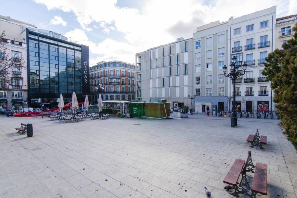 Plaza de Pedro Zerolo