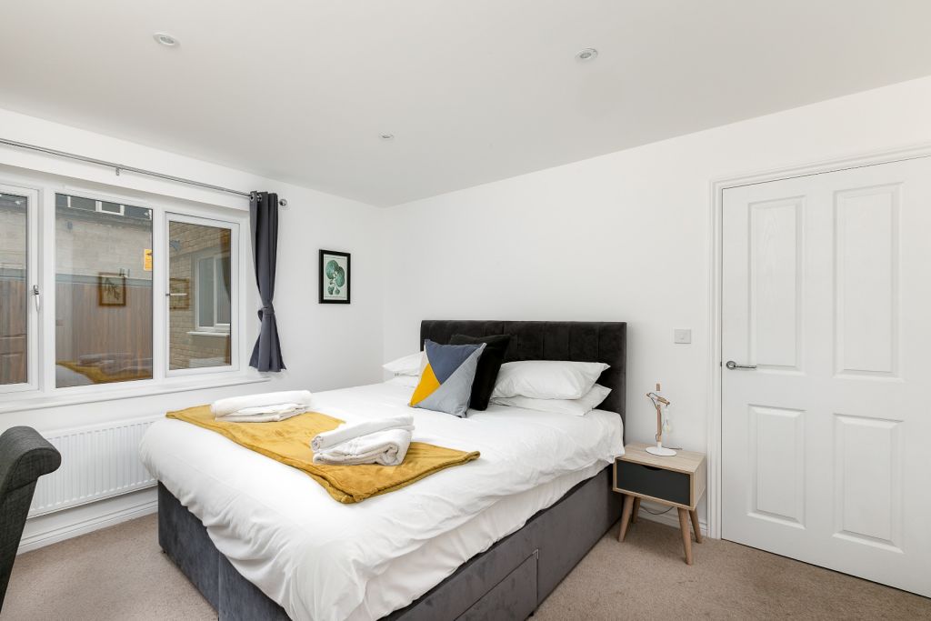 Modern and stylish two bedroom apartment in Hertford/Top location, top amenities - GBP-585080 - Modern and stylish two bedroom apartment in Hertford/Top location, top amenities