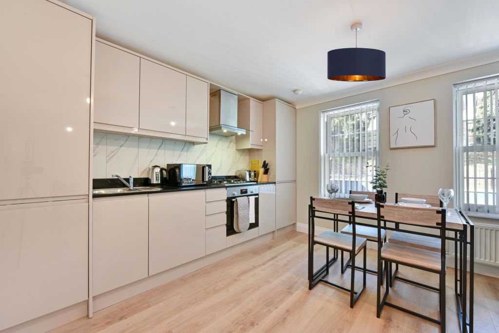 One bedroom apartment with free, secure parking and WiFi in Chalfont St Giles - UBK-380420 - One bedroom apartment with free, secure parking and WiFi in Chalfont St Giles