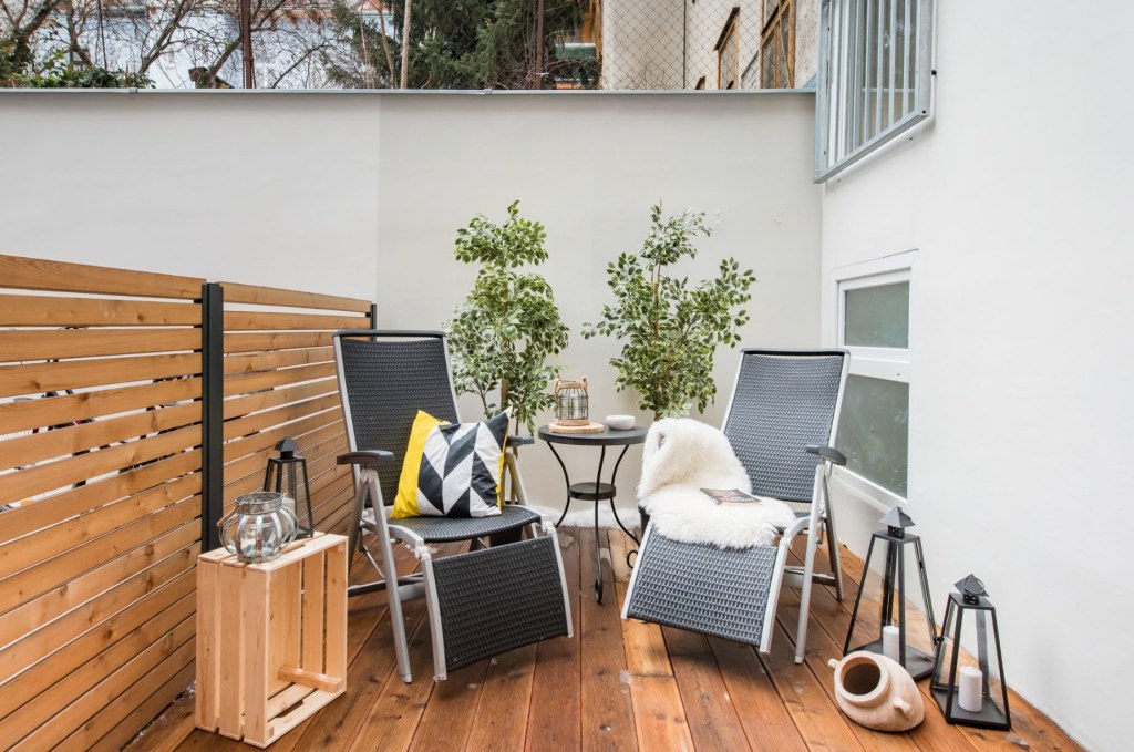 Studio Apartment mit Terrasse