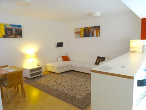 Rent 2 rooms apartment Köln | Entire place | Köln | 2 Zimmer Wohnung im Herzen von Nippes