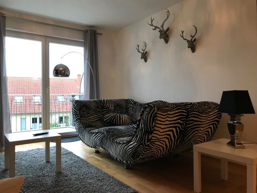 Rent 3 rooms apartment Frankfurt am Main | Entire place | Frankfurt am Main | 4 Room Business Maisonette Wohnung über 2 Etagen mit 2 Bädern, Fussbodenheizung, Tiefgaragenplatz und Balkon | Hominext