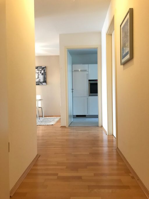 Rent 3 rooms apartment Frankfurt am Main | Entire place | Frankfurt am Main | 4 Room Business Maisonette Wohnung über 2 Etagen mit 2 Bädern, Fussbodenheizung, Tiefgaragenplatz und Balkon | Hominext