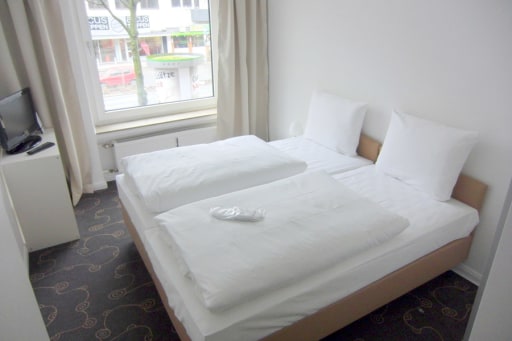 Rent 2 rooms apartment Essen | Entire place | Essen | Exklusives Serviced Apartment | Hominext