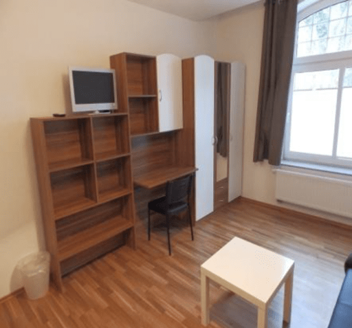 Miete 1 Zimmer Wohnung Kiel | Ganze Wohnung | Kiel | schönes Einzimmer-Apartment in repräsentativer Stadtvilla | Hominext