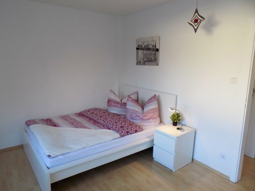 Rent 1 room apartment Düsseldorf | Entire place | Düsseldorf | Düsseldorf: Zentral mit separater Küche und Balkon | Hominext