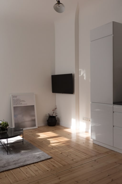 Rent 1 room apartment Berlin | Entire place | Berlin | Neu renoviert vor Direktvermietung. Am Kanal des Paul-Lincke-Ufers | Hominext