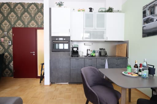 Rent 1 room apartment Dresden | Entire place | Dresden | Dein Grünes Gewölbe ~ your private Green Vault | Hominext