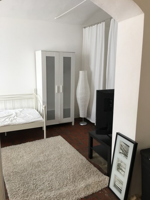 Rent 1 room apartment Dessau-Roßlau | Entire place | Dessau-Roßlau | Rustikale Gartenwohnung mit privater Terrasse in Dessau-Nord | Hominext