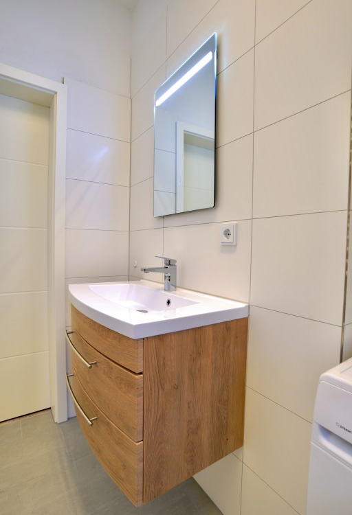 Rent 2 rooms apartment Magdeburg | Entire place | Magdeburg | *möbliertes Wohnen auf Zeit* Citynah, EBK, schnelles WLAN, alles NEU, vollausgestattet | Hominext