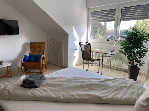 Rent 2 rooms apartment Düsseldorf | Entire place | Düsseldorf | Wunderschöne und liebevoll 3 Zimmer Dachwohnung  in Düsseldorf | Hominext