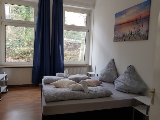 Rent 4 rooms apartment Wuppertal | Entire place | Wuppertal | Apartment am Unteren-Nützenberg