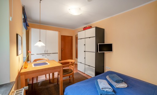 Miete 1 Zimmer Wohnung Köln | Ganze Wohnung | Köln | City-Apartment 1 in der Altstadt-Süd | Hominext