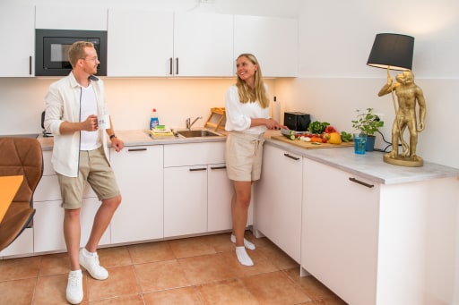 Miete 2 Zimmer Wohnung Rostock | Ganze Wohnung | Rostock | 80m² City Apartment für bis zu 6 Personen - Zentrale Lage mitten im Szeneviertel | Hominext