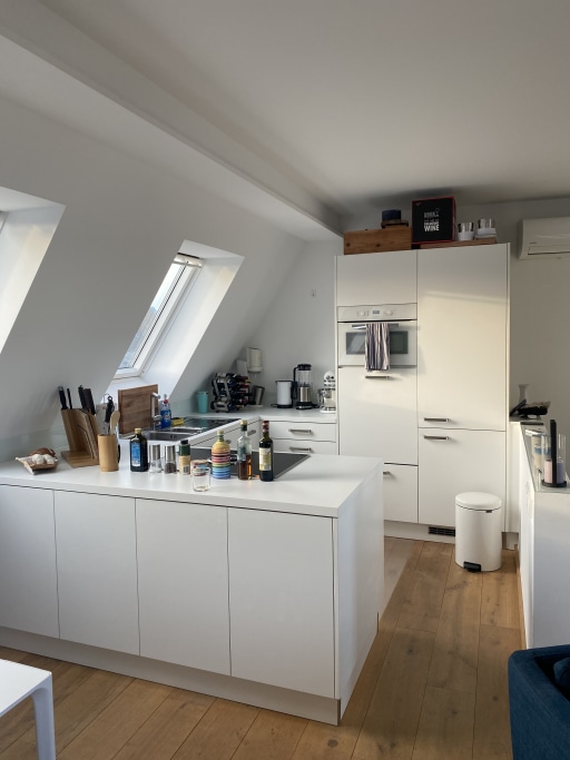 Rent 2 rooms apartment Köln | Entire place | Köln | Luxus-Dachgeschoss Wohnnung mit tollem Balkon | Hominext