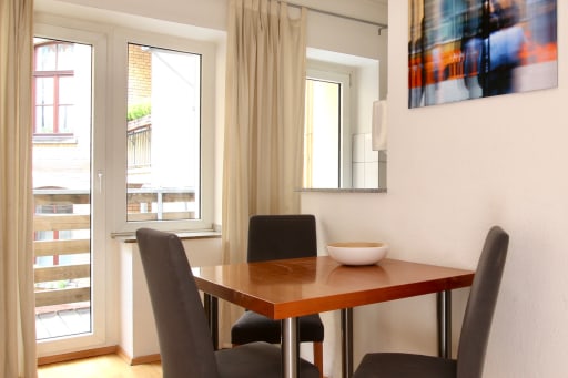 Rent 1 room apartment Köln | Entire place | Köln | Gemütliches Apartment mit Balkon im Herzen Kölns | Hominext