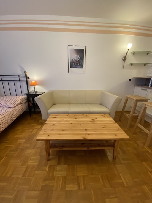 Miete 1 Zimmer Wohnung Wiesbaden | Ganze Wohnung | Wiesbaden | Möblierte 1-Zimmerwohnung mit separater Küche, hochwertig ausgestattet mit Balkon, Eiesbaden-Bierstadt | Hominext