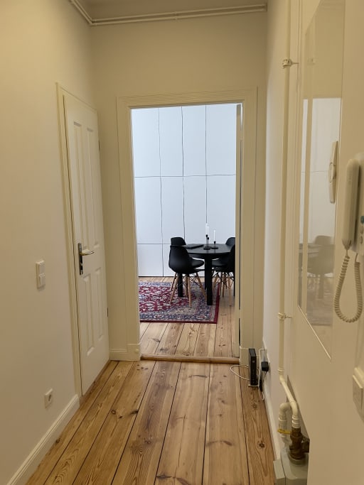 Rent 1 room apartment Berlin | Entire place | Berlin | Helle und charmante Luxus-Altbauwohnung im Studentenkiez in der Toplage Berlin Wedding | Hominext