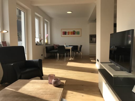 Rent 1 room apartment Düsseldorf | Entire place | Düsseldorf | Top zentral in Düsseldorf, Kernsaniert, Top ausgestattet mit großem Südbalkon | Hominext