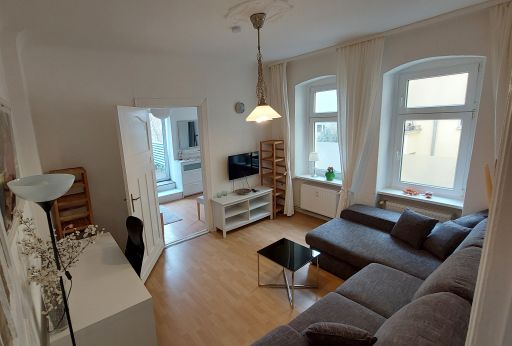 Rent 1 room apartment Berlin | Entire place | Berlin | Helle 2 Zimmerwohnung mit großer Terrasse | Hominext