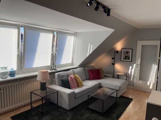 Miete 1 Zimmer Wohnung Düsseldorf | Ganze Wohnung | Düsseldorf | Maisonette in Düsseldorfs im Herzen der Stadt | Hominext