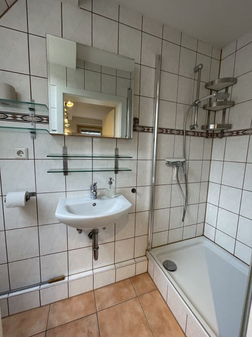 Miete 1 Zimmer Wohnung Stuttgart | Ganze Wohnung | Stuttgart | Apartment mit Küche und Badezimmer in Stuttgart-Wangen | Hominext