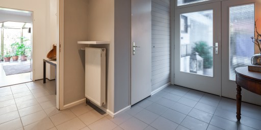 Rent 1 room apartment Taunusstein | Entire place | Taunusstein | Einliegewohnung, abgeschlossene Whg, Wintergarten, Terrasse, Pool, Sauna u. gr. Gartenanteil in Ortsrandlage. Pool u. Sauna zur Mitbenutzg. | Hominext